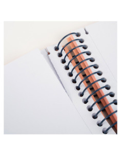 CUADERNO A4 CON ESPIRAL Y TAPA DURA 2