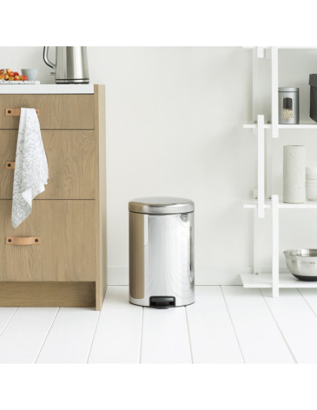 PAPELERA CUBO PEDAL 20 LITROS INOX BRILLO BRABANTIA DP030