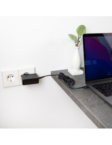 TOOQ CARGADOR PORTÁTIL GAN USB-C PD 45W, NEGRO