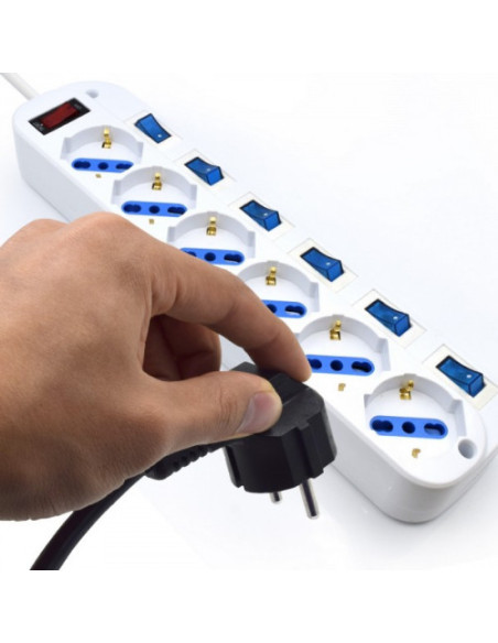 EWENT REGLETA 6 TOMAS SCHUKO CON INTERRUPTOR INDIVIDUAL. CABLE 3M. BLANCO (EW3932-3M)