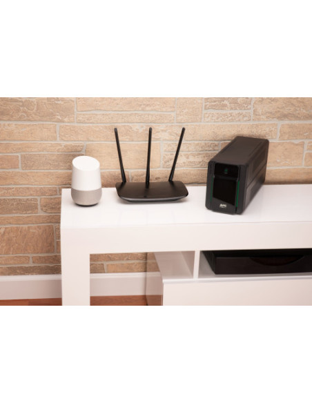 APC Easy UPS 900VA, 230V, AVR, Schuko Sockets